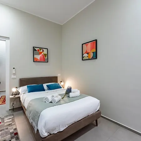 Lovely Flats In Historic Center Genua