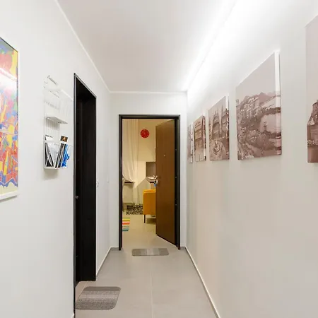 Lovely Flats In Historic Center Génova