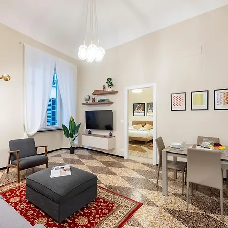דירה Lovely Flats In Historic Center ג'נובה