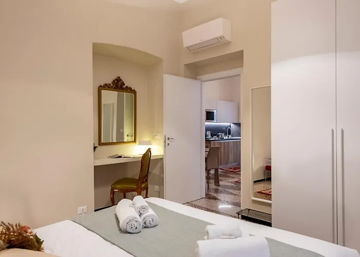 Lovely Flats In Historic Center Genova
