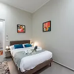 Lovely Flats In Historic Center Genova